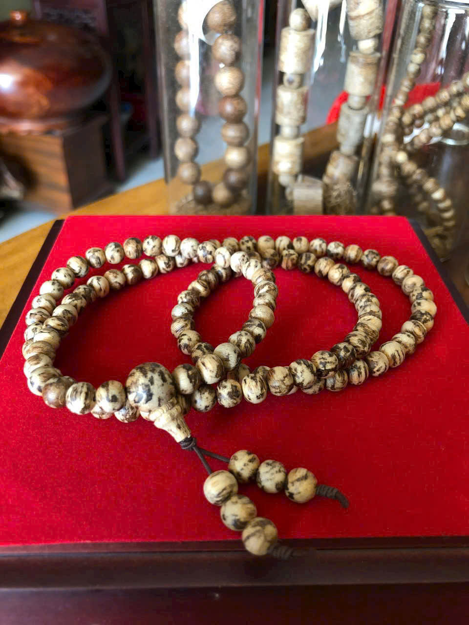 Vòng 108 hạt Trần Hương